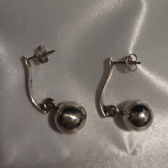 Thai Silver Earrings - Picture 2 of 4